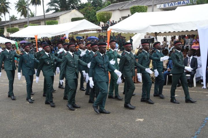 Des élèves de l’EMPT, un lycée militaire ivoirien, à Paris pour la fête du 14 juillet