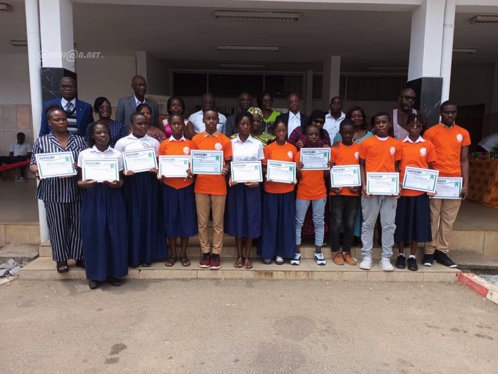 Éducation nationale/ Concours de dictée et de mathématiques : un établissement de Bingerville rafle 7 prix sur 12