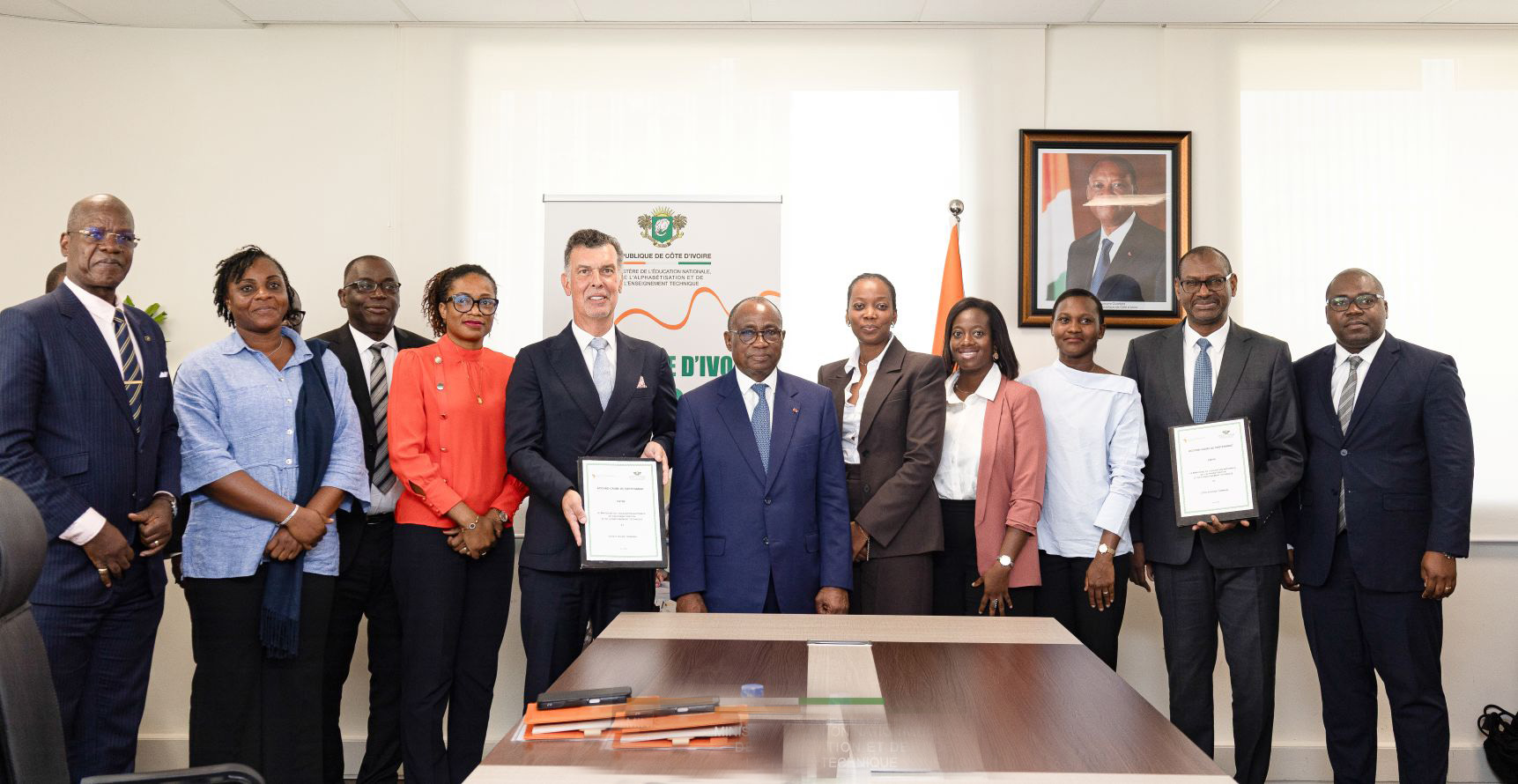 Éducation nationale : le ministère et une entreprise portuaire signent un accord-cadre de partenariat visant à impacter durablement l’école ivoirienne