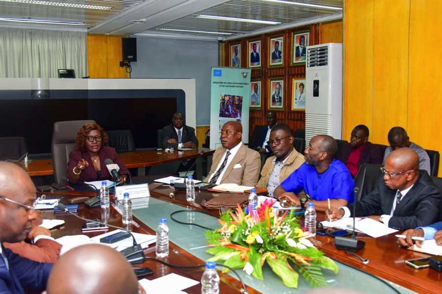 Education nationale : les faîtières syndicales assurent la ministre Mariatou Koné de leur confiance