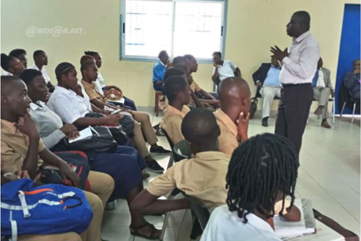 Education financière : 100 club d’épargne mis en route au lycée classique d’Abidjan