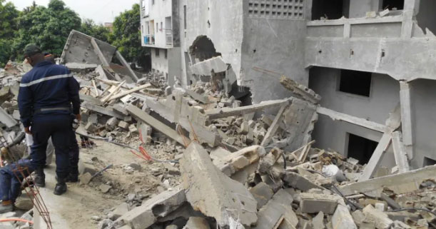 Effondrement d’un bloc d’un immeuble R+4 en construction à Abidjan