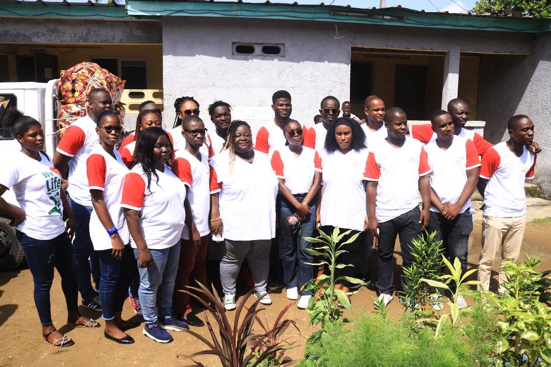 Elan de solidarité: des vivres et non-vivres offerts aux pensionnaires de la MACA