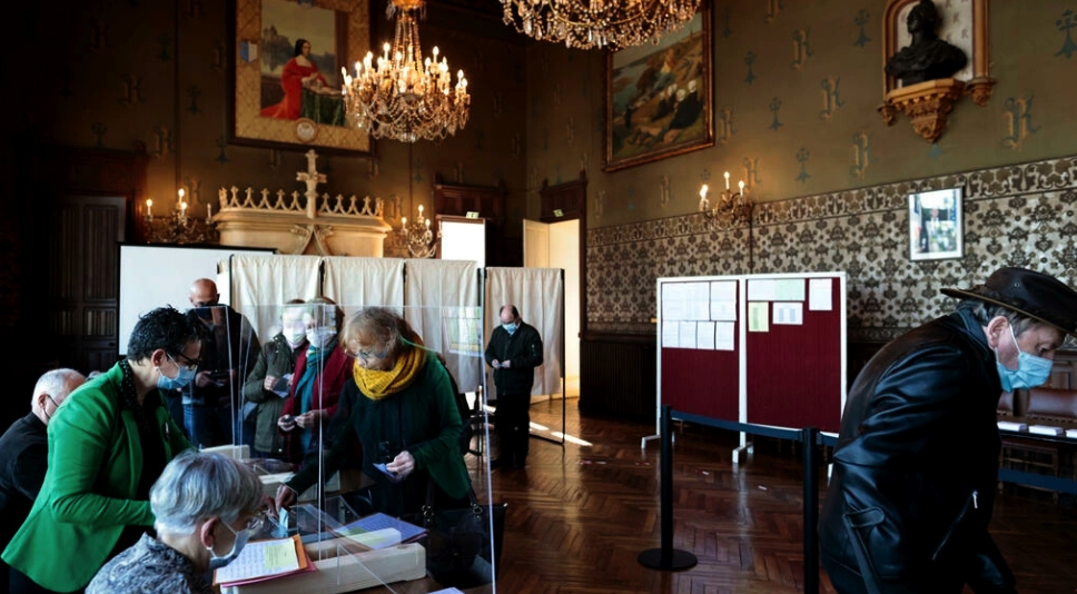 Élection présidentielle française: 25,48% de taux de participation à midi