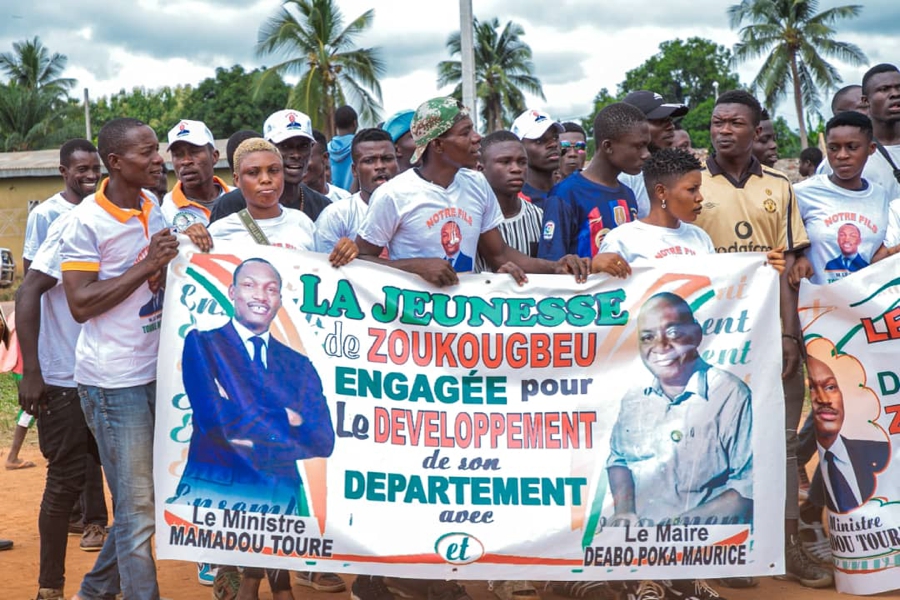 Élections régionales dans le Haut-Sassandra: Mamadou Touré échange avec les populations du département de Zoukougbeu 