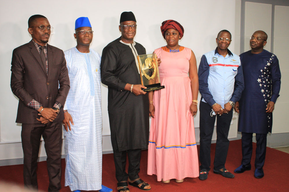 Elu ‘’homme de l'année’’ pour ses actions sociales, le député Ouattara Lacina dédie son prix au Président de la République