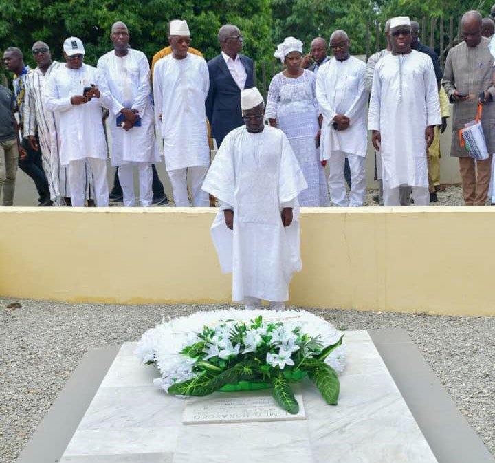 Élu président de l'assemblée nationale, Adama Bictogo sur les tombes de Hamed Bakayoko, Amadou Soumahoro et Gon Coulibaly