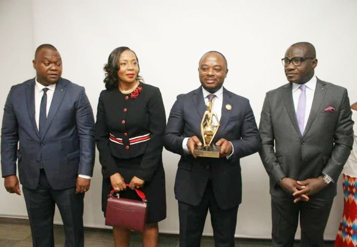 Prix ICS 2019 du meilleur maire d’Abidjan et de Côte d’Ivoire: Le maire Emmou Silvestre célébré !