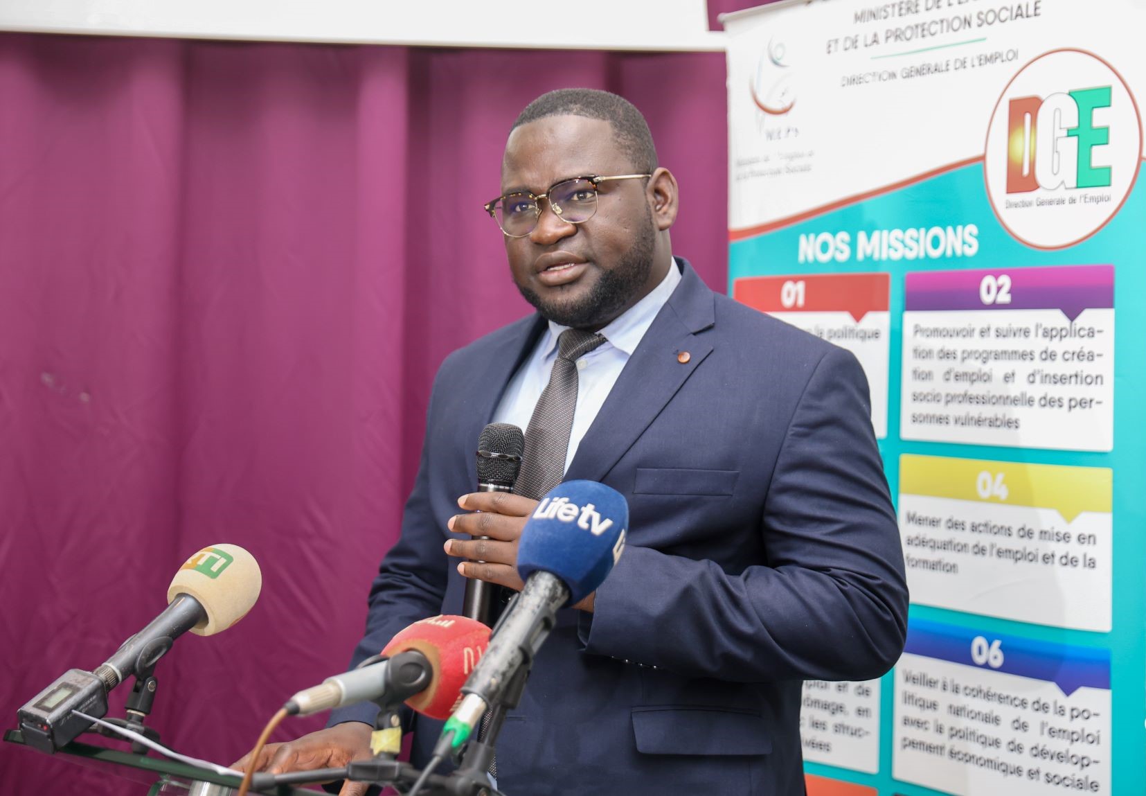 Emploi et protection sociale : deux initiatives d'insertion socio-professionnelle évaluées dans le cadre d'un atelier à Abidjan