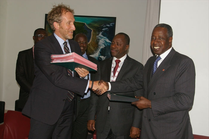 Développement du secteur gazier: La Côte d’Ivoire signe un nouveau contrat de partage de production avec Rialto