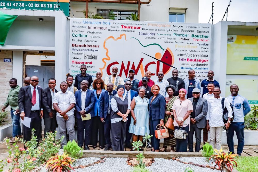 #EnLigneTousResponsables : des agents et artisans de la Chambre Nationale de Métiers de Côte d’Ivoire formés à l’usage responsable des réseaux sociaux