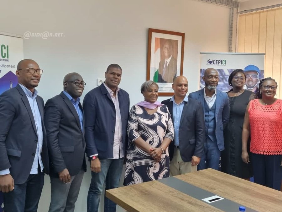 Entrepreneuriat : la Directrice générale du CEPICI reçoit les fondateurs du groupe Weblogy