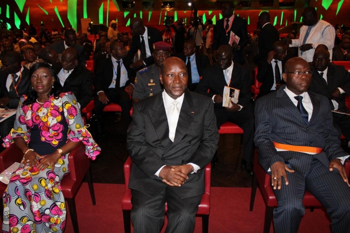 Journée de l’excellence/Daniel Kablan Duncan aux partenaires de l’éducation : ‘‘Mobilisons-nous autour de l’école ivoirienne malade’’