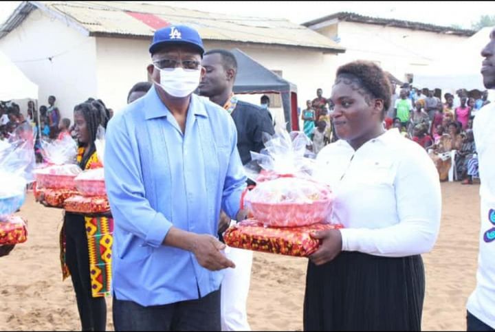 Grand-Bassam : Cérémonie d’excellence / Ezaley livre des secrets de la réussite aux élèves et étudiants