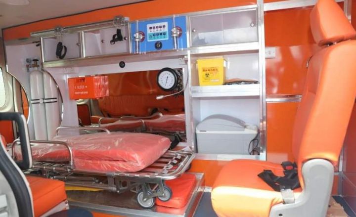 Présidentielle 2020 : Myss Belmonde remet l’ambulance au nom du candidat Ouattara à Dignago (Gagnoa)