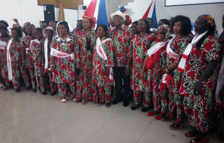 Un chèque de trois millions remis à des femmes de Grand-Bassam