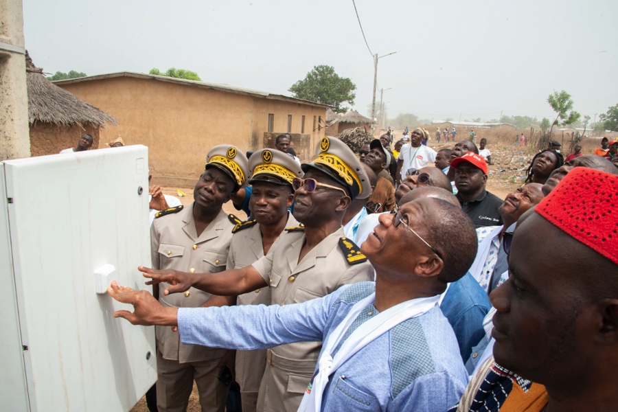 Fête de la lumière à Monongo : Bruno Koné salue les actions du président de la République en matière d’électrification