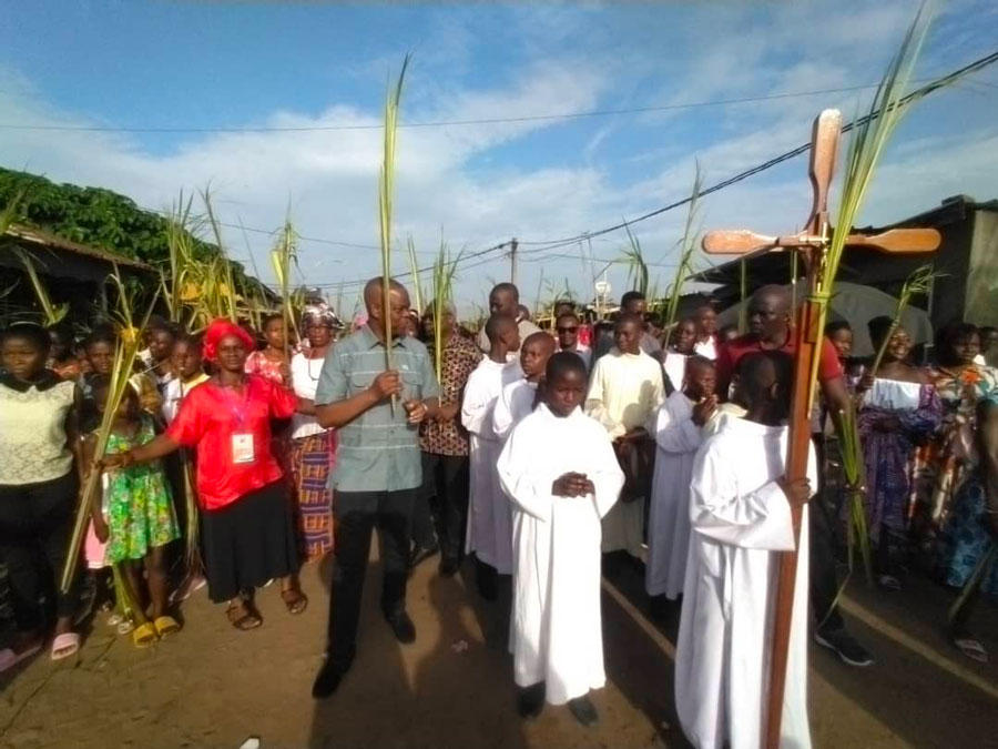 Fête des rameaux : Katinan Koné aux côtés des fidèles chrétiens de St-Jean Baptiste d'Adjouffou