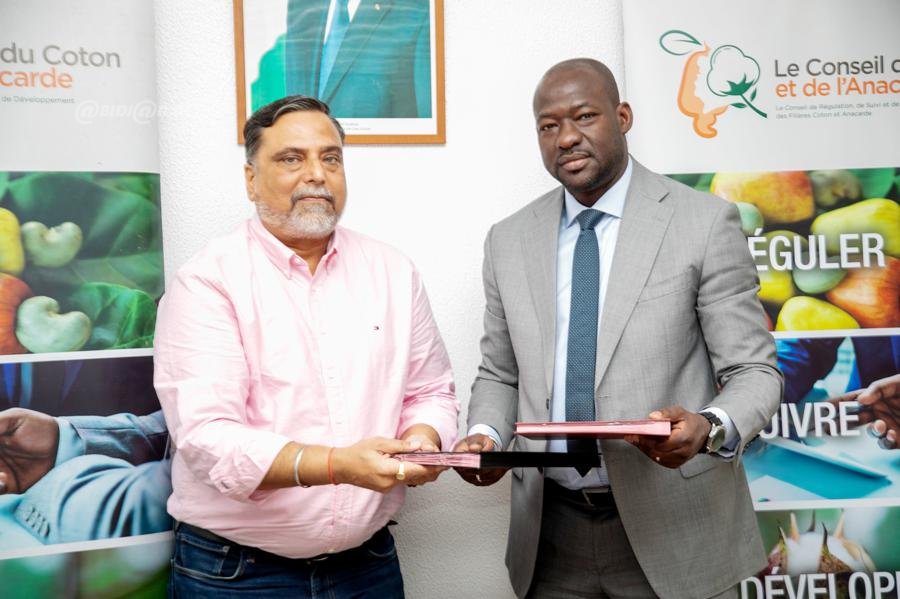 Côte d’Ivoire/ Filière coton-anacarde: signature d’un accord pour l’installation d’une usine de transformation