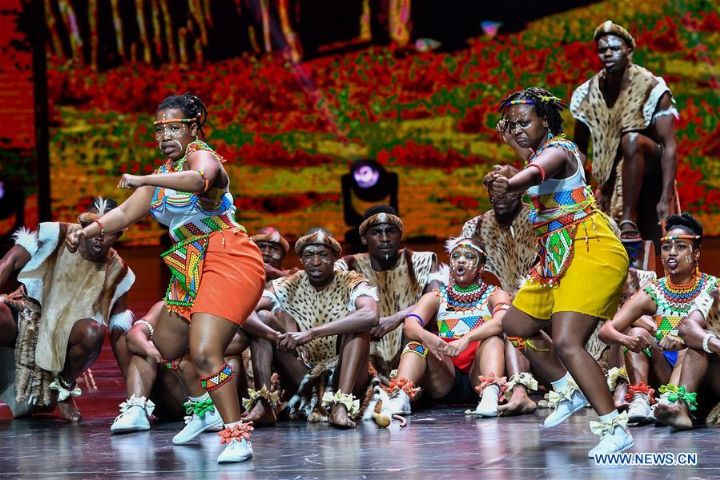 Ouverture d’un festival international d’arts folkloriques en Chine