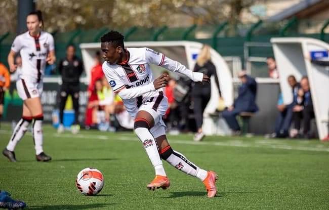 Football : l’ Ivoirienne Rosemonde Kouassi sélectionnée une seconde fois dans L’équipe type D1 Arkema de France