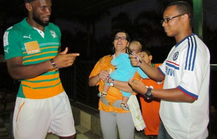 Brésil: en hommage a Drogba, un bébé brésilien appelé Drogbinha !