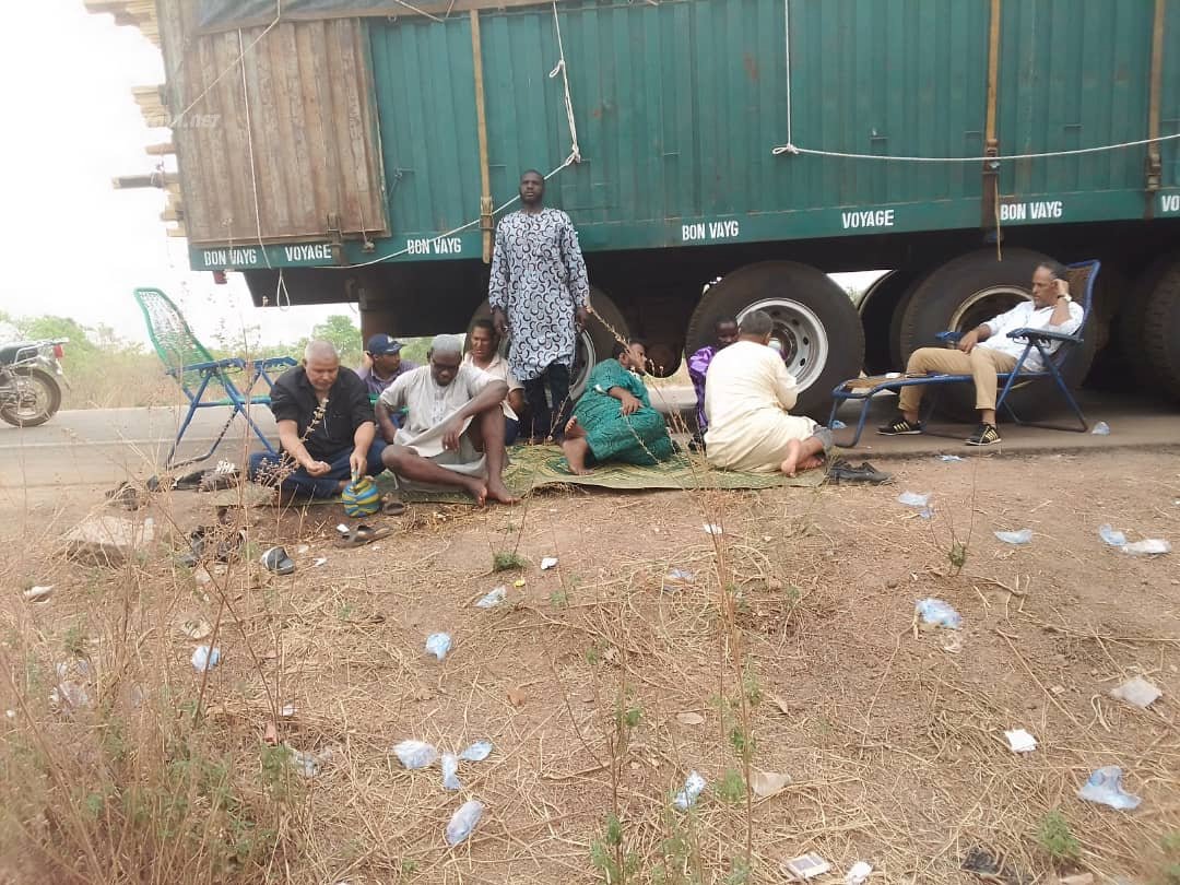 Frontière Mali : à Tengrela, les chauffeurs inter-Etats transportant du bois de construction  toujours bloqués (Enquête express)