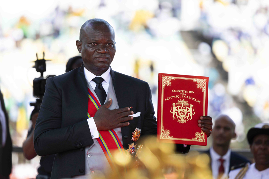 Gabon: Oligui prête serment comme président, la transition s'achève