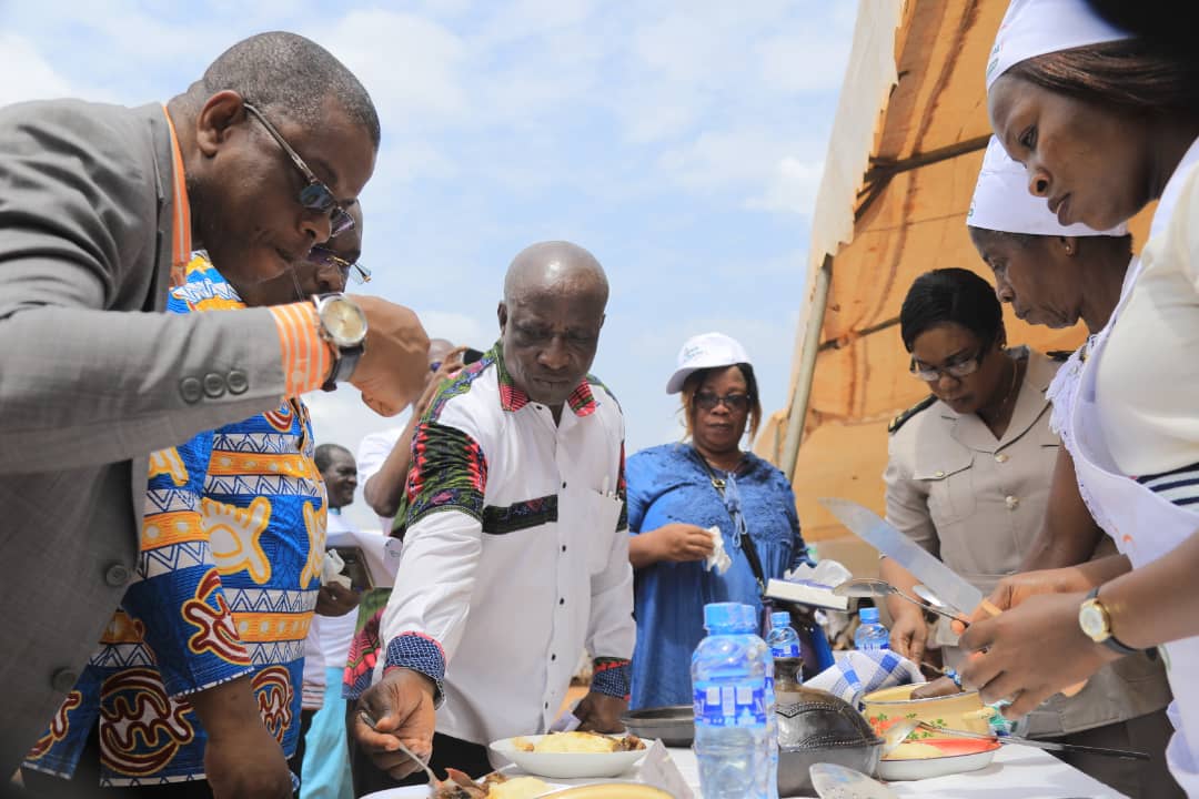 Gagnoa : les populations participent aux concours culinaires, de Pétanque, de Dame et d'Awalé pour la journée internationale des personnes âgées