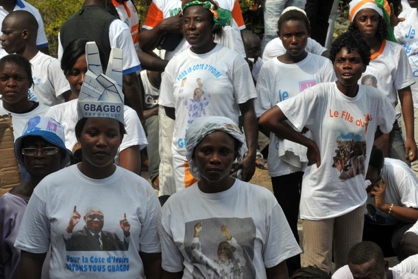 2000 femmes Lmp au ministre Amon Tanoh : “Dites au Président que nous sommes à sa disposition”