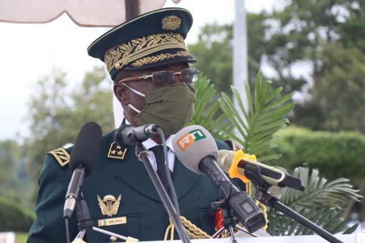 Général de division Koné Mambi,  DG de  l’administration et des finances du ministère de la Défense aux gendarmes : “Le moment est venu de servir la nation et les populations qui ont décidé de vivre en paix dans notre pays”