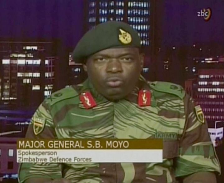 Zimbabwe: des officiers démentent un coup d’Etat, Mugabe confiné chez lui selon Zuma