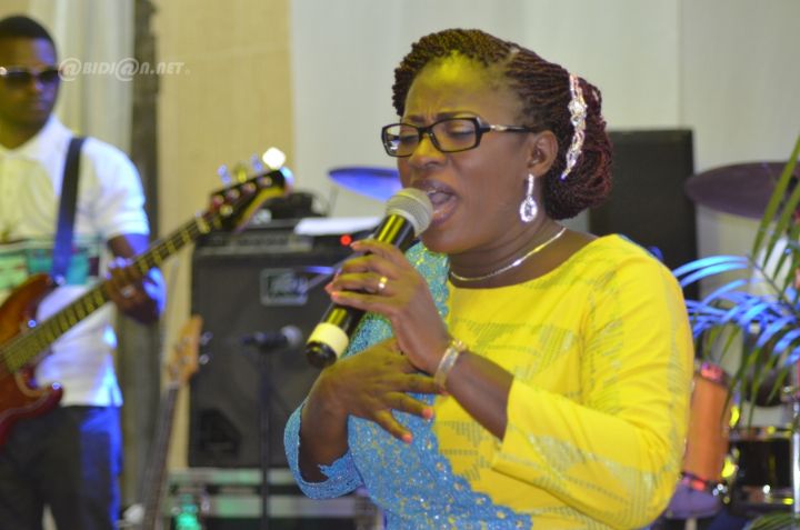 Musique chrétienne / Géneviève Brou, Femme de bonne race - sort ``Jesus m’a sauvée``