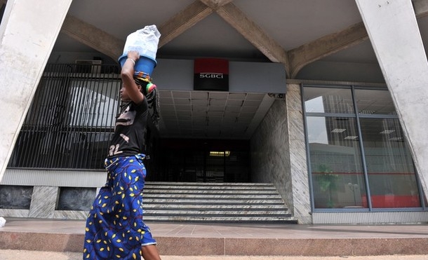 Asphyxie financière, fermeture des banques, etc. / Gbagbo – Ouattara, à qui profite la souffrance des Ivoiriens?