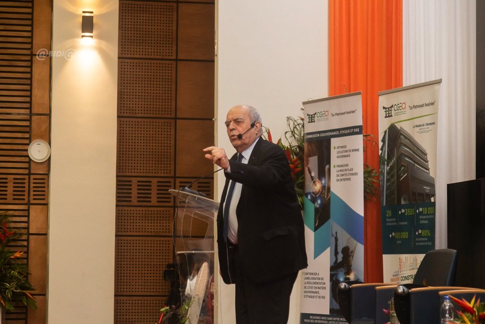 Gouvernance et géopolitique : Alain Juillet alerte les entreprises sur les défis de 2025