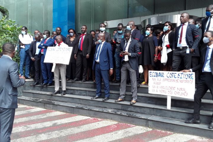 Grève à Ecobanck Côte d’Ivoire : la direction de la banque invite personnel à poursuivre les négociations