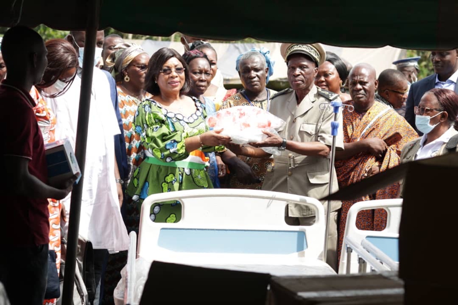 Guitry: Le Député-maire YAO Patricia équipe des centres de santé