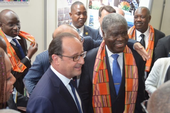 Rencontre des élus locaux à Paris: François Hollande salue la Côte d’Ivoire qui est un exemple de réussite de développement en Afrique
