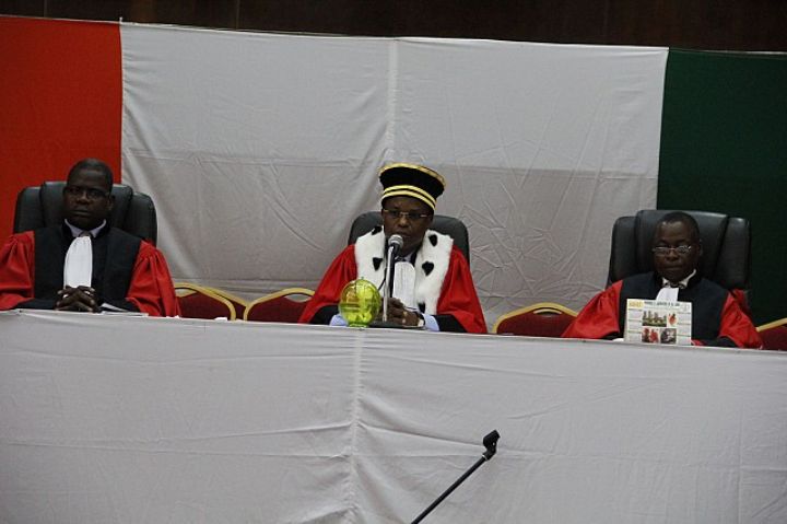 Procès de Simone Gbagbo et 82 co-détenus: l’accusation réclame « 2000 milliards de Fcfa »