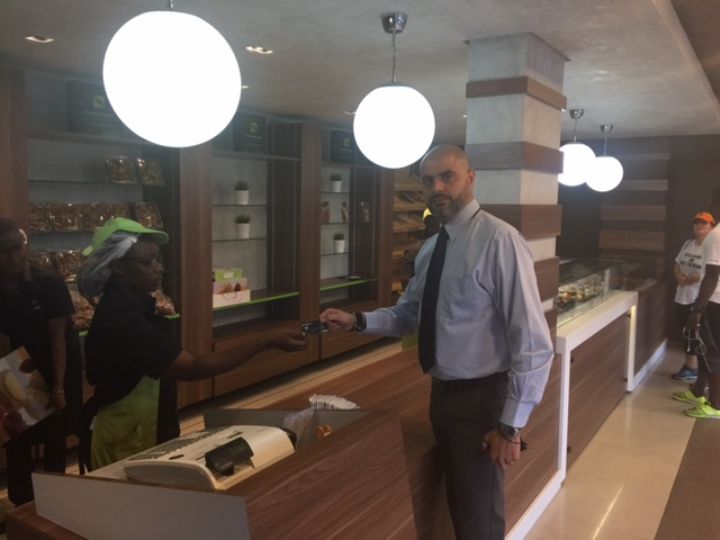 La pâtisserie boulangerie Pistache & Chocolat fait peau neuve et des réductions de 10 à 15% pour tout achat avec la Carte Visa prépayée Abidjan.net