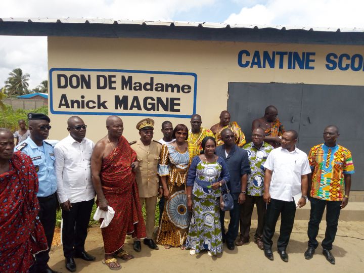 Assinie-Mafia : inauguration de la cantine scolaire du village d’Essankro
