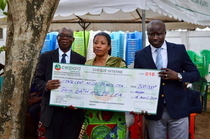 Poursuite de la remise de chèques pour le financement des AGR au profit des victimes des crises ivoiriennes