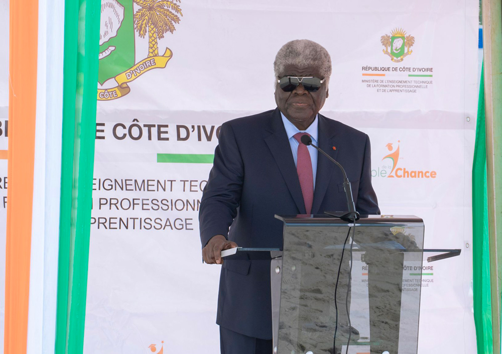 Inauguration du Lycée professionnel des Métiers des Energies renouvelables de Yopougon : Robert Beugré Mambé annonce la construction d'un centre de formation en énergie solaire à Boundiali