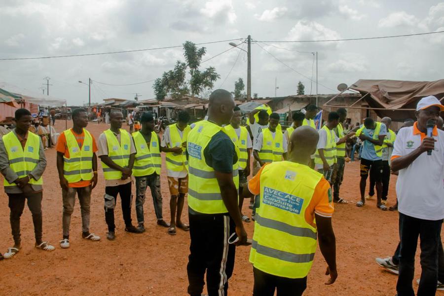 Incivisme routier:  200 conducteurs de motos et tricycles sensibilisés à Yakassé-Mé