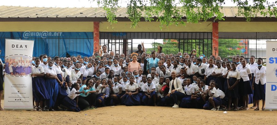Inclusion numérique des jeunes filles en Côte d’Ivoire : Bolloré Transport & logistics accompagne l'ONG DYNEXAFRICA