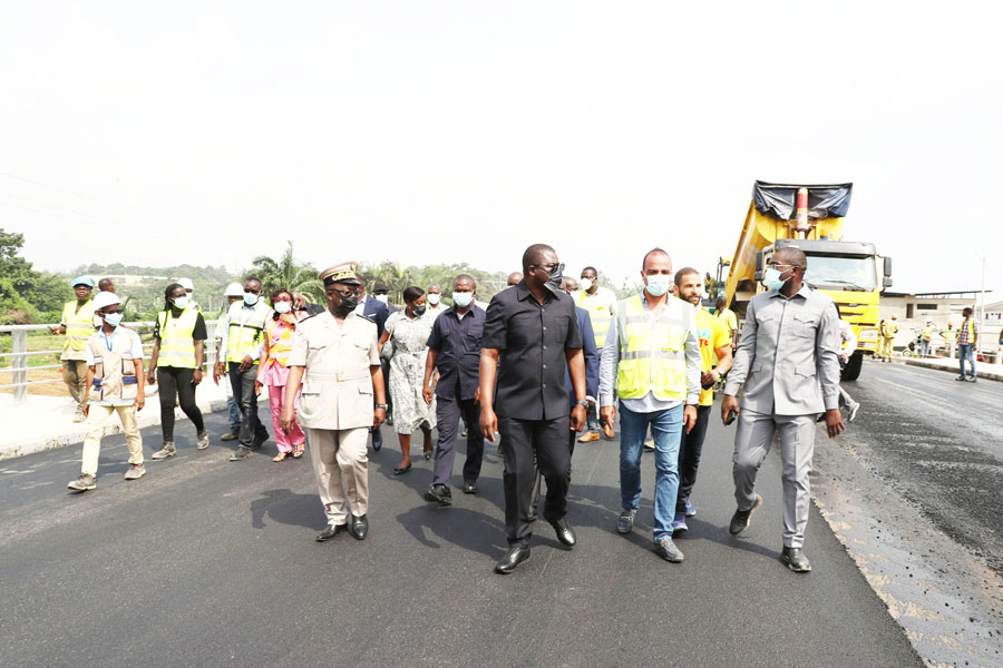 Infrastructures: Le ministre Amedé Kouakou satisfait de l'État d'avancement des travaux du Pont du Golf et des échangeurs de Yopougon-Gesco