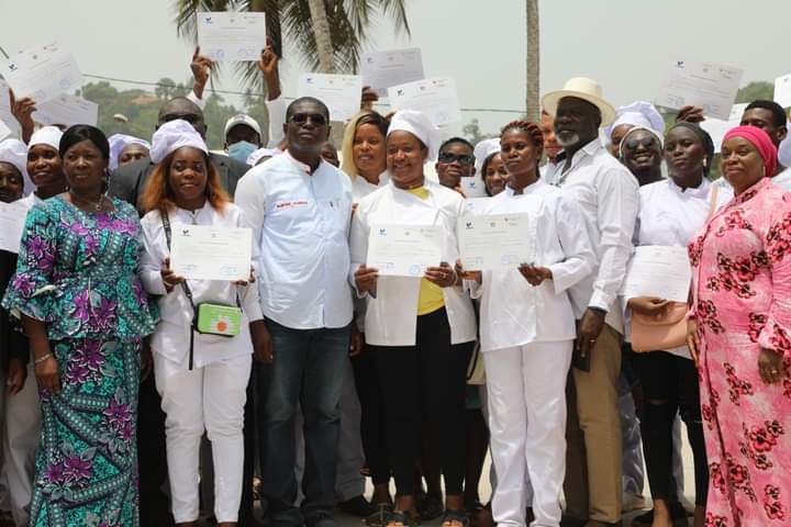 Insertion professionnelle : 200 jeunes de la région de San Pedro reçoivent des certificats de fin de formation dans le métier de l’hôtellerie