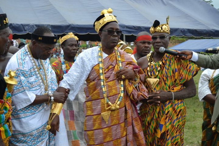 Sous-préfecture de Gbolouville/ Le nouveau Chef  de Boussoué  intronisé en présence de Maurice Bandaman