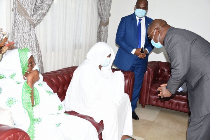 Obsèques de Sidiki Diakité : Issa Coulibaly présente ses condoléances à la famille éplorée