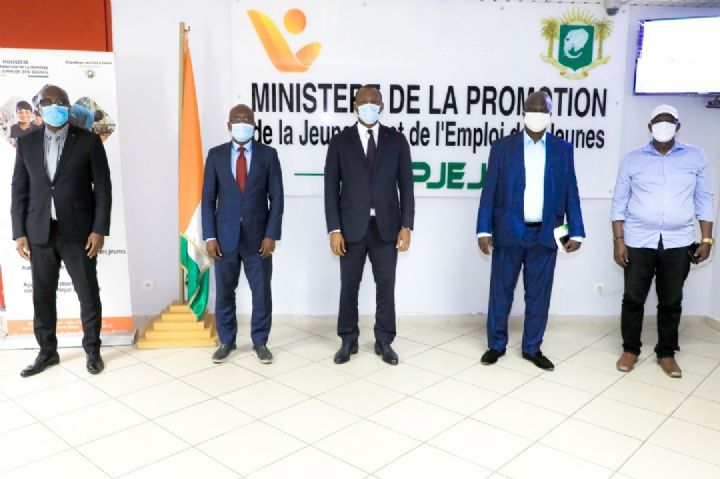 Mise en œuvre du Fonds d’appui au secteur informel par le Ministère de la Promotion de la Jeunesse : La FENACCI félicite le Ministre Mamadou Touré